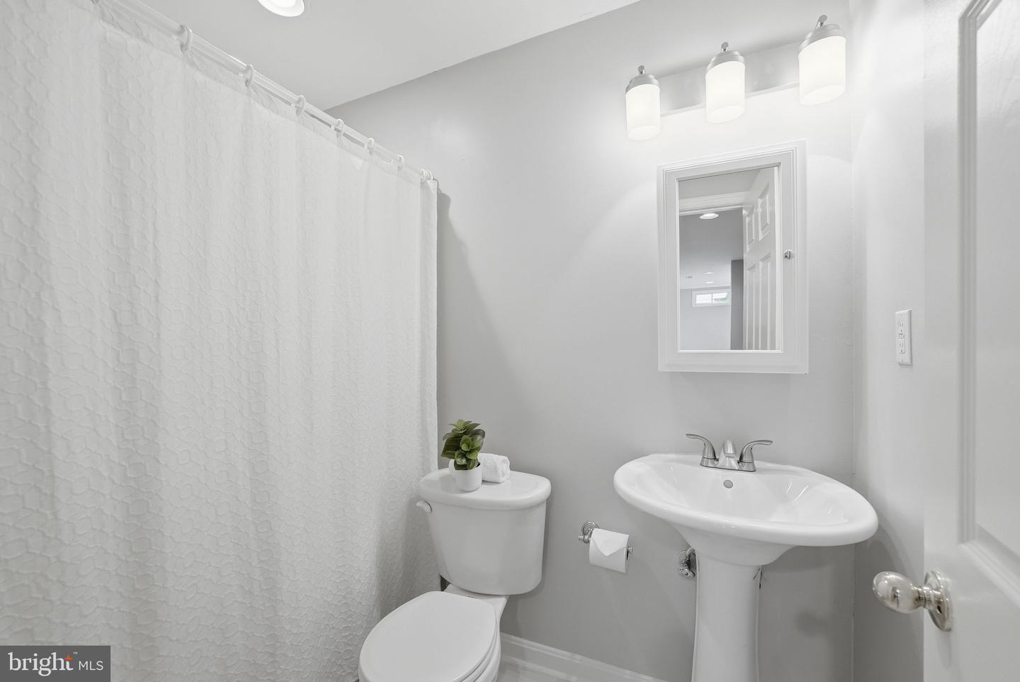 44028 Tavern Dr Property Photo 48