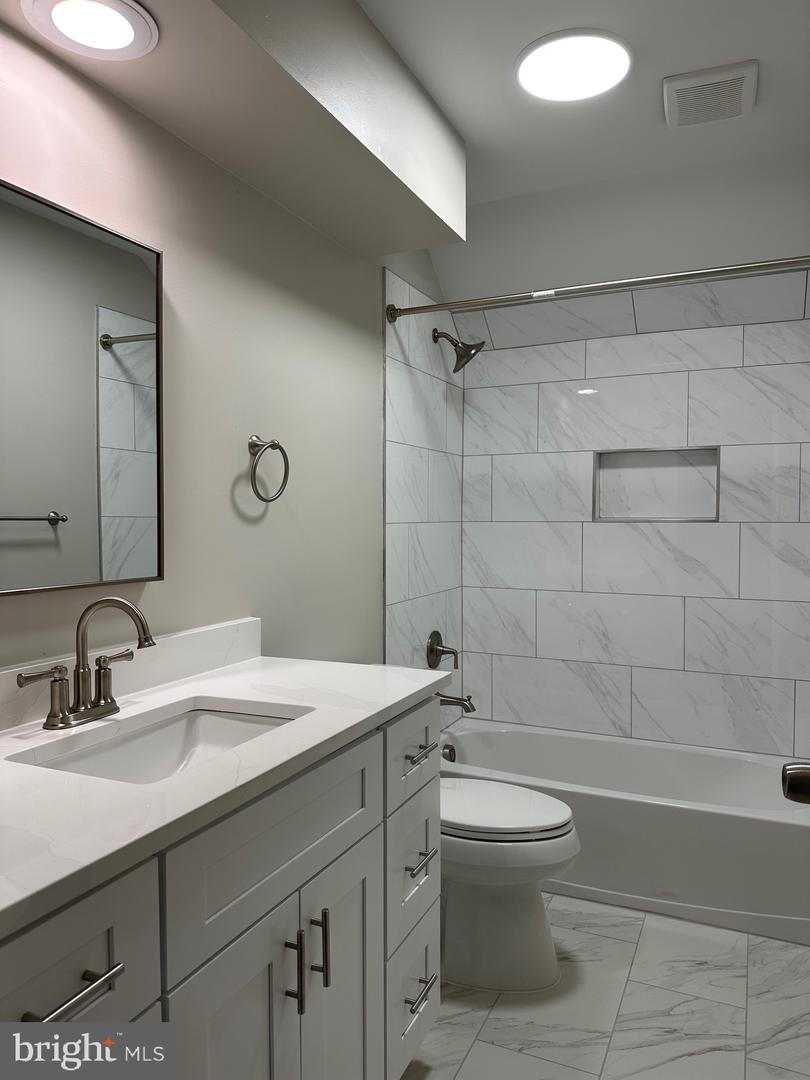 21274 Meadowsweet Ct Property Photo 8