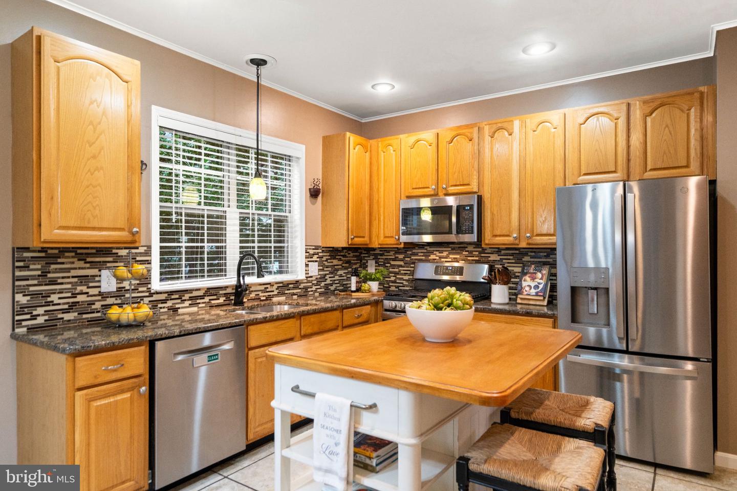 43848 Glenhazel Dr Property Photo 6