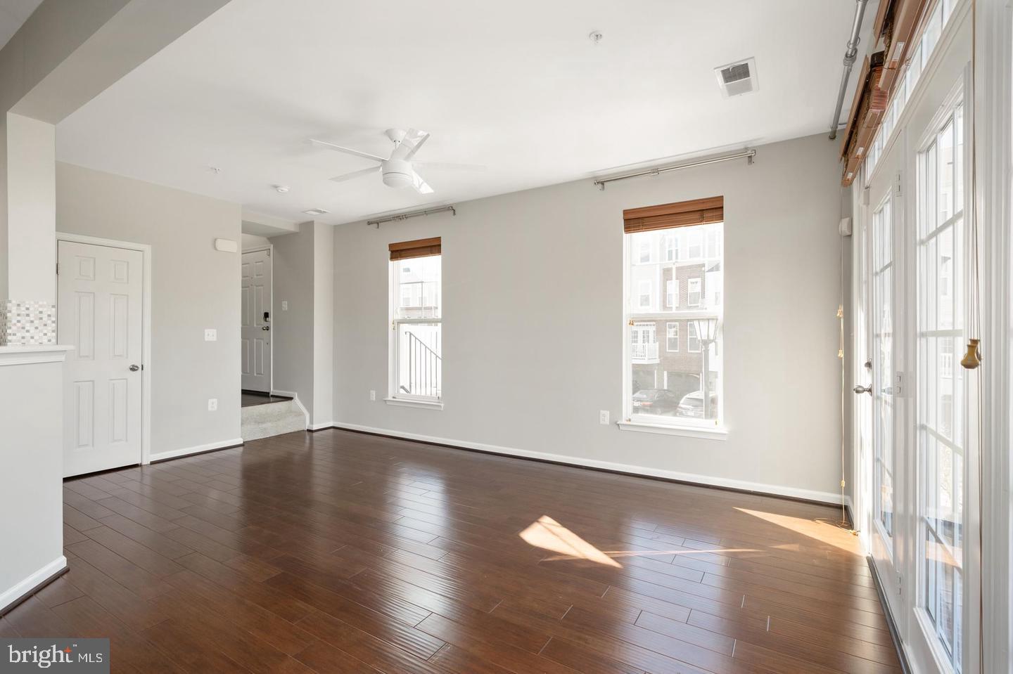 42183 Shorecrest Ter Property Photo 6