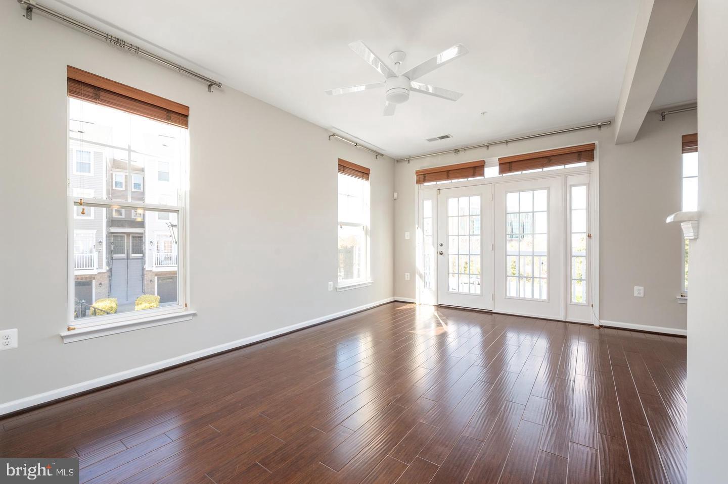 42183 Shorecrest Ter Property Photo 7