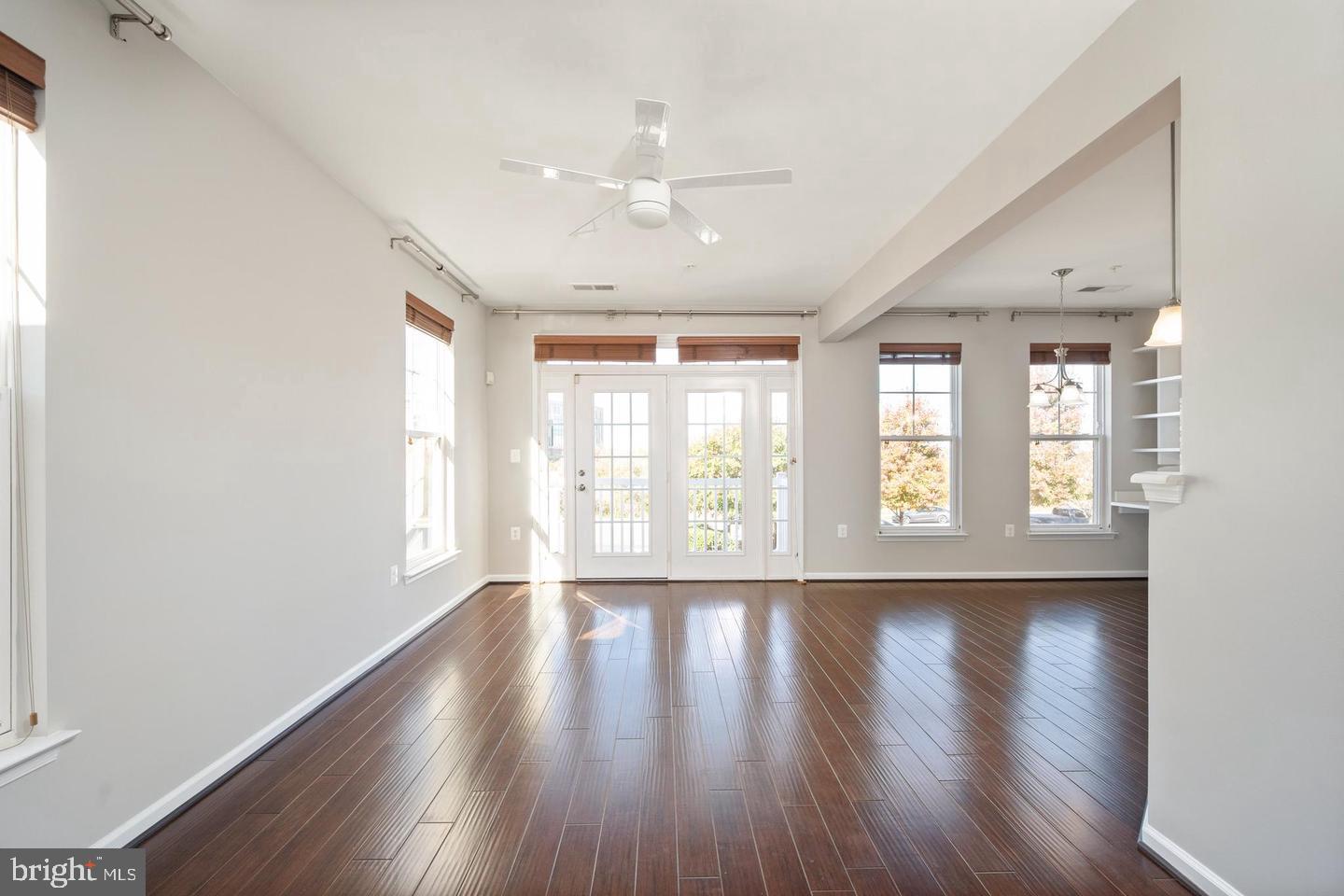 42183 Shorecrest Ter Property Photo 8