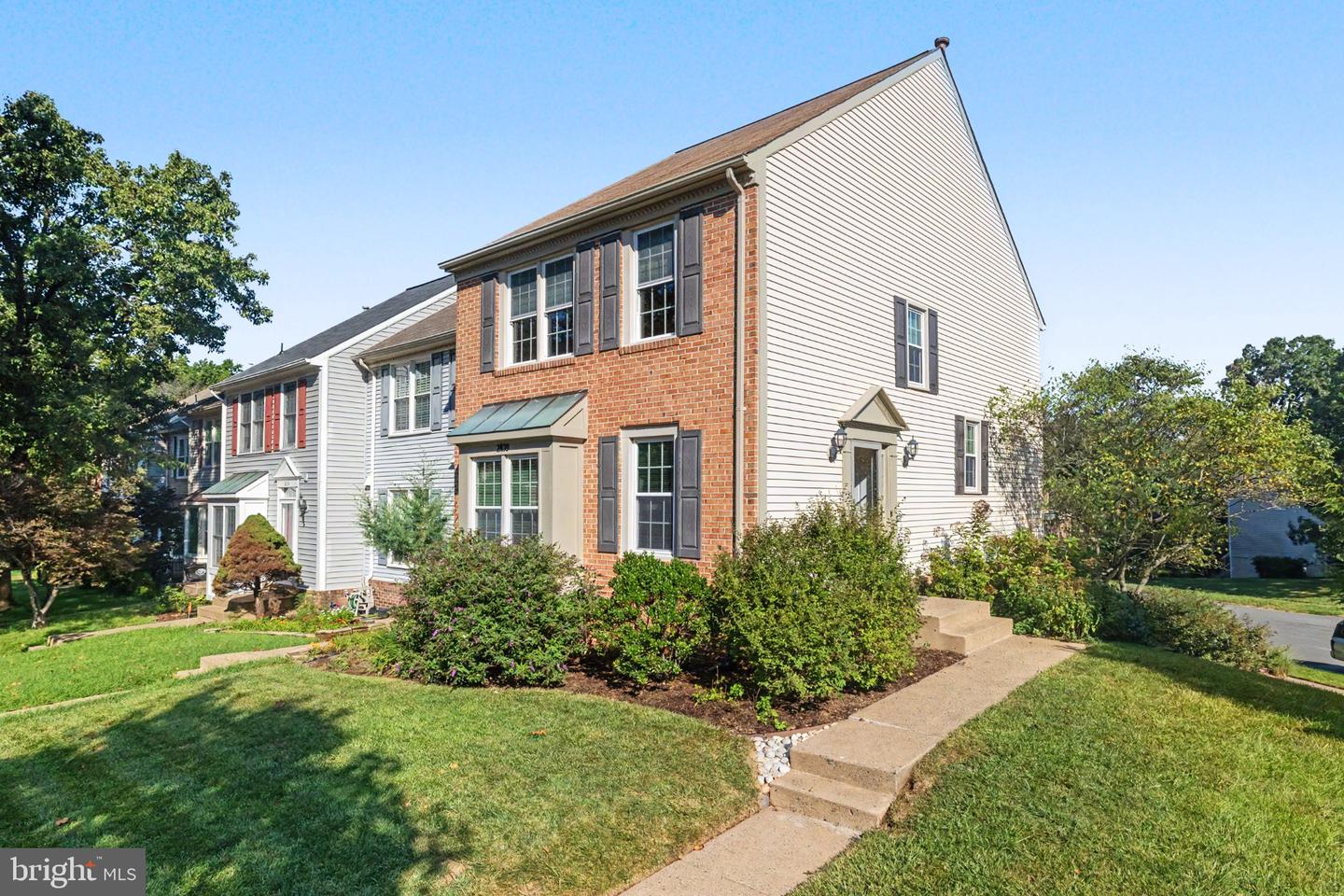 21130 WINDING BROOK SQ Property Photo 1
