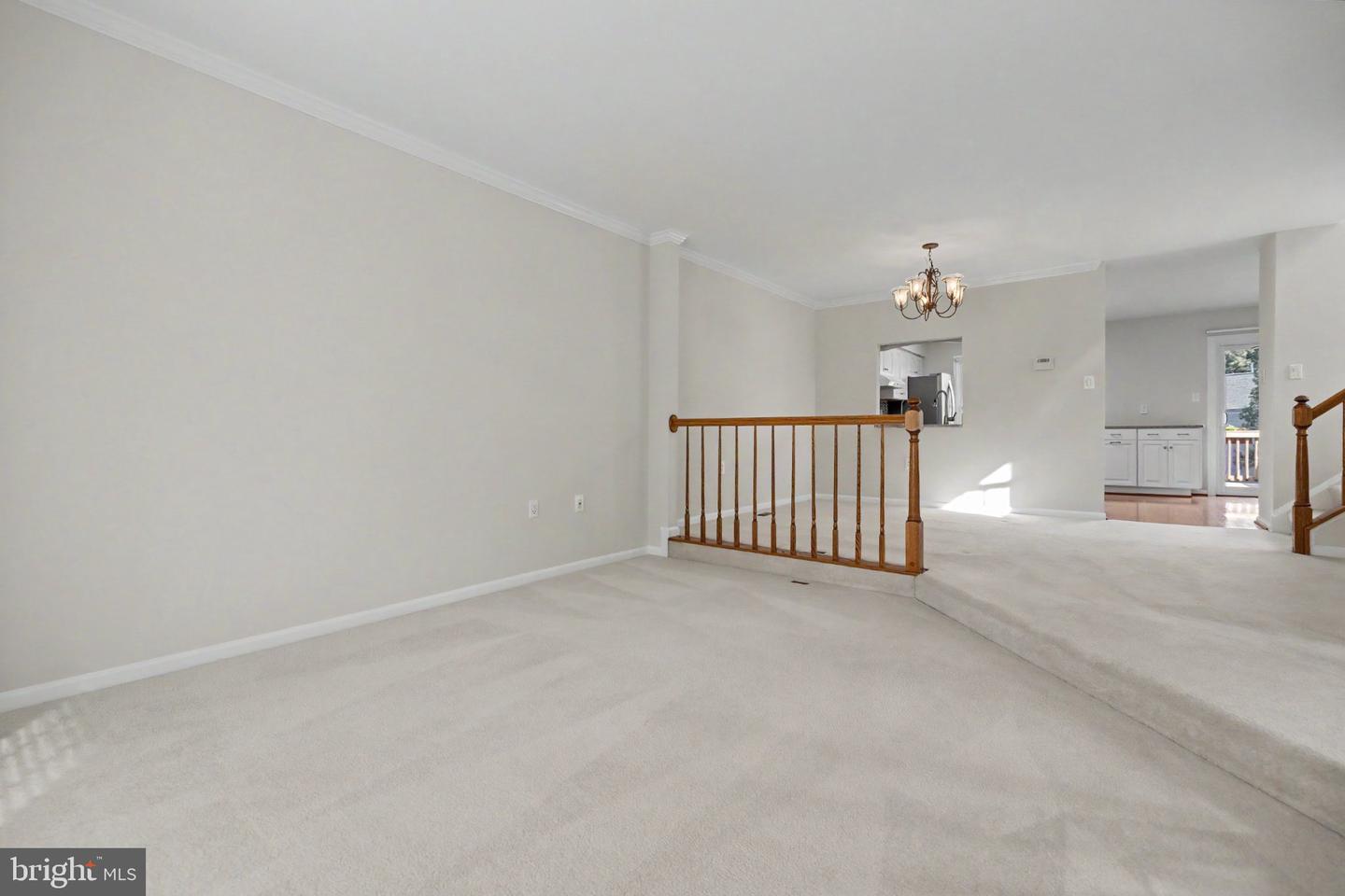 21130 Winding Brook Sq Property Photo 16