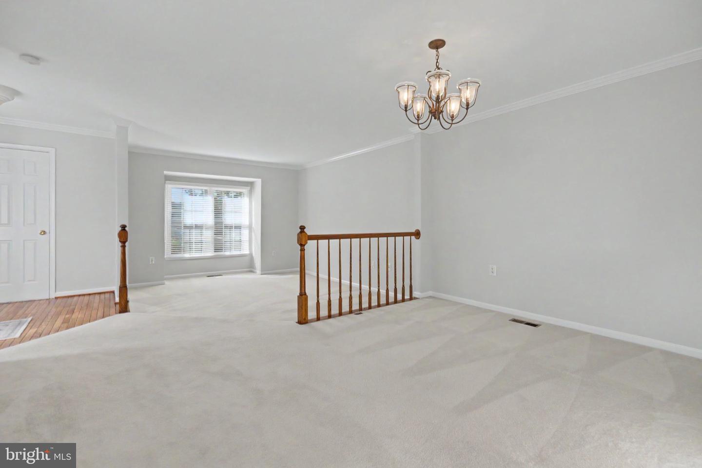 21130 Winding Brook Sq Property Photo 20