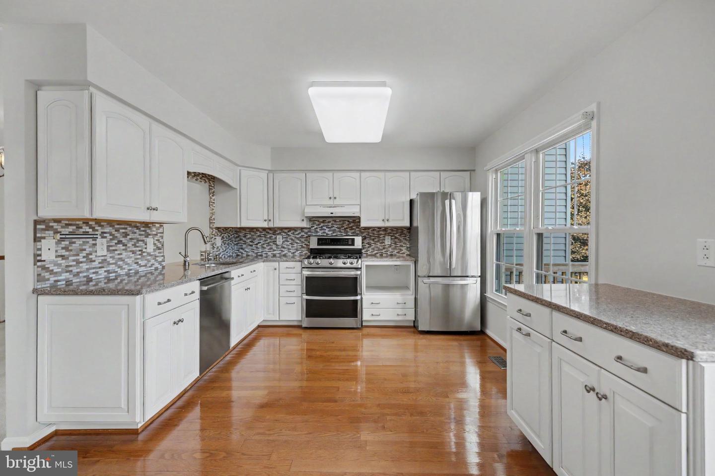 21130 Winding Brook Sq Property Photo 25