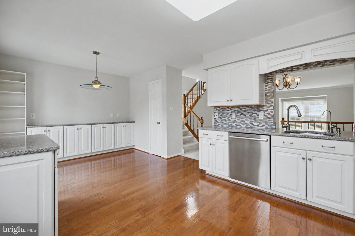 21130 Winding Brook Sq Property Photo 27