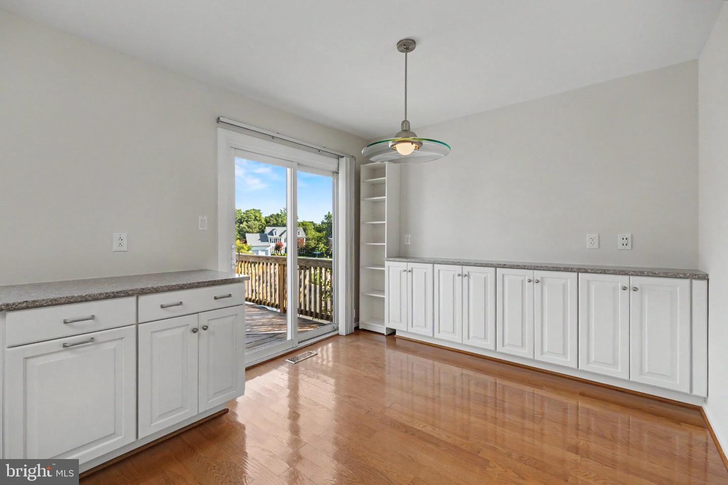 21130 Winding Brook Sq Property Photo 30