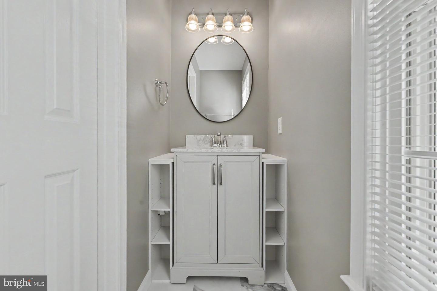 21130 Winding Brook Sq Property Photo 38