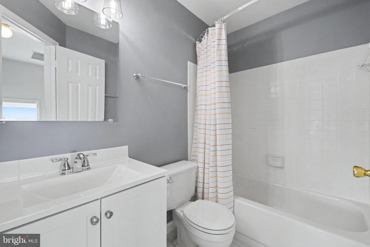 21130 Winding Brook Sq Property Photo 40
