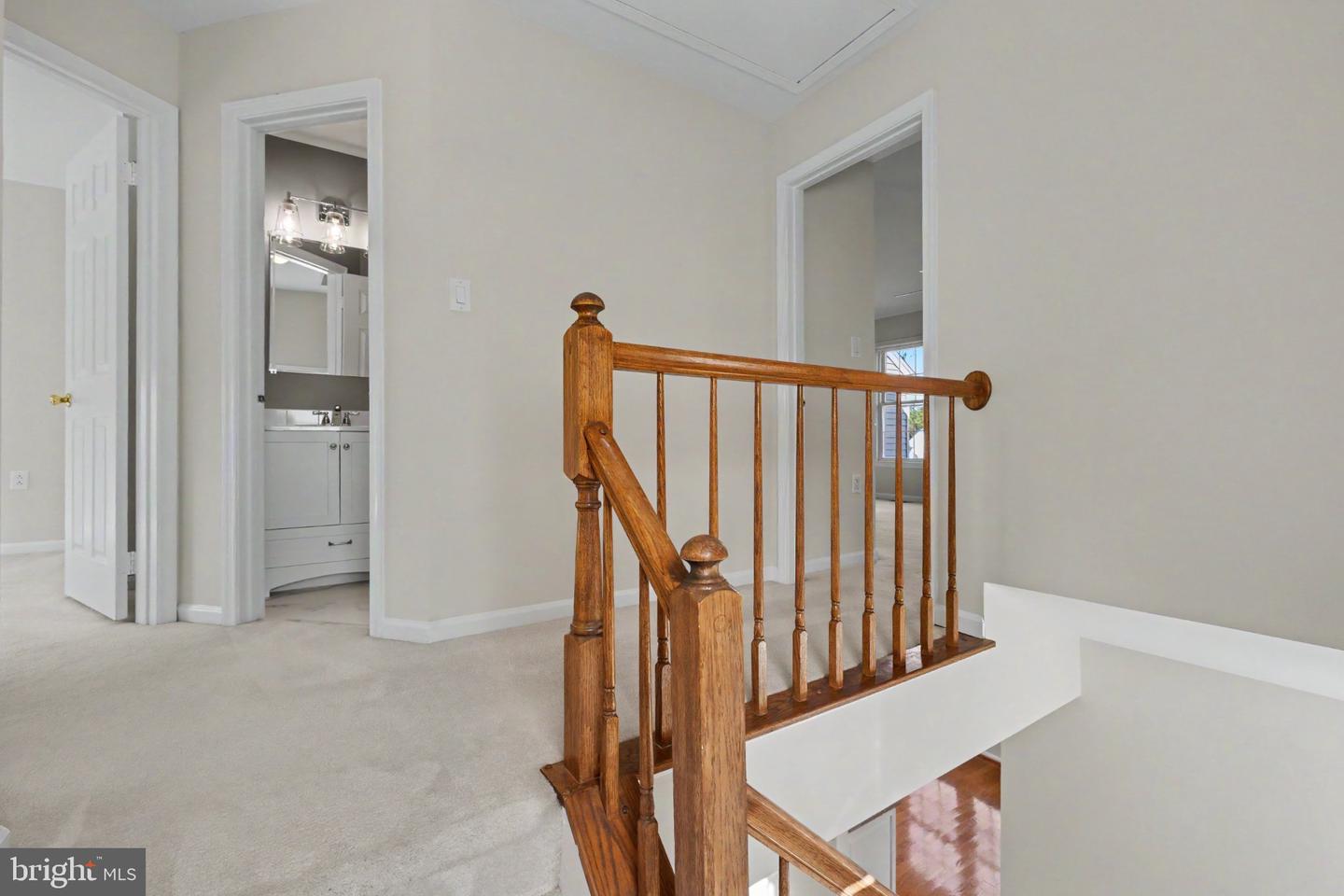 21130 Winding Brook Sq Property Photo 41