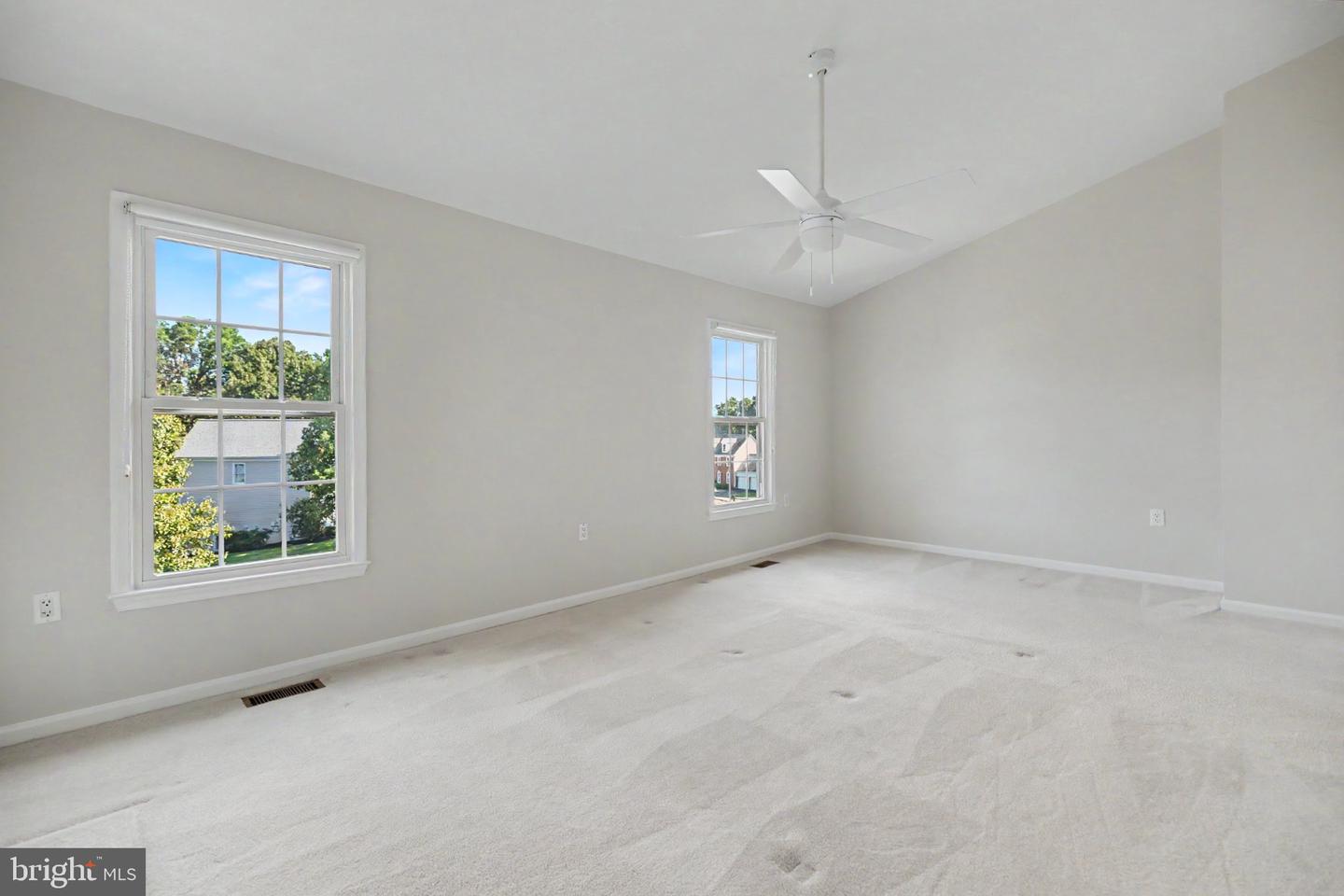21130 Winding Brook Sq Property Photo 47