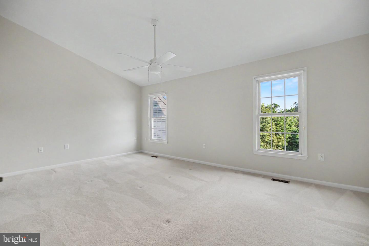 21130 Winding Brook Sq Property Photo 48
