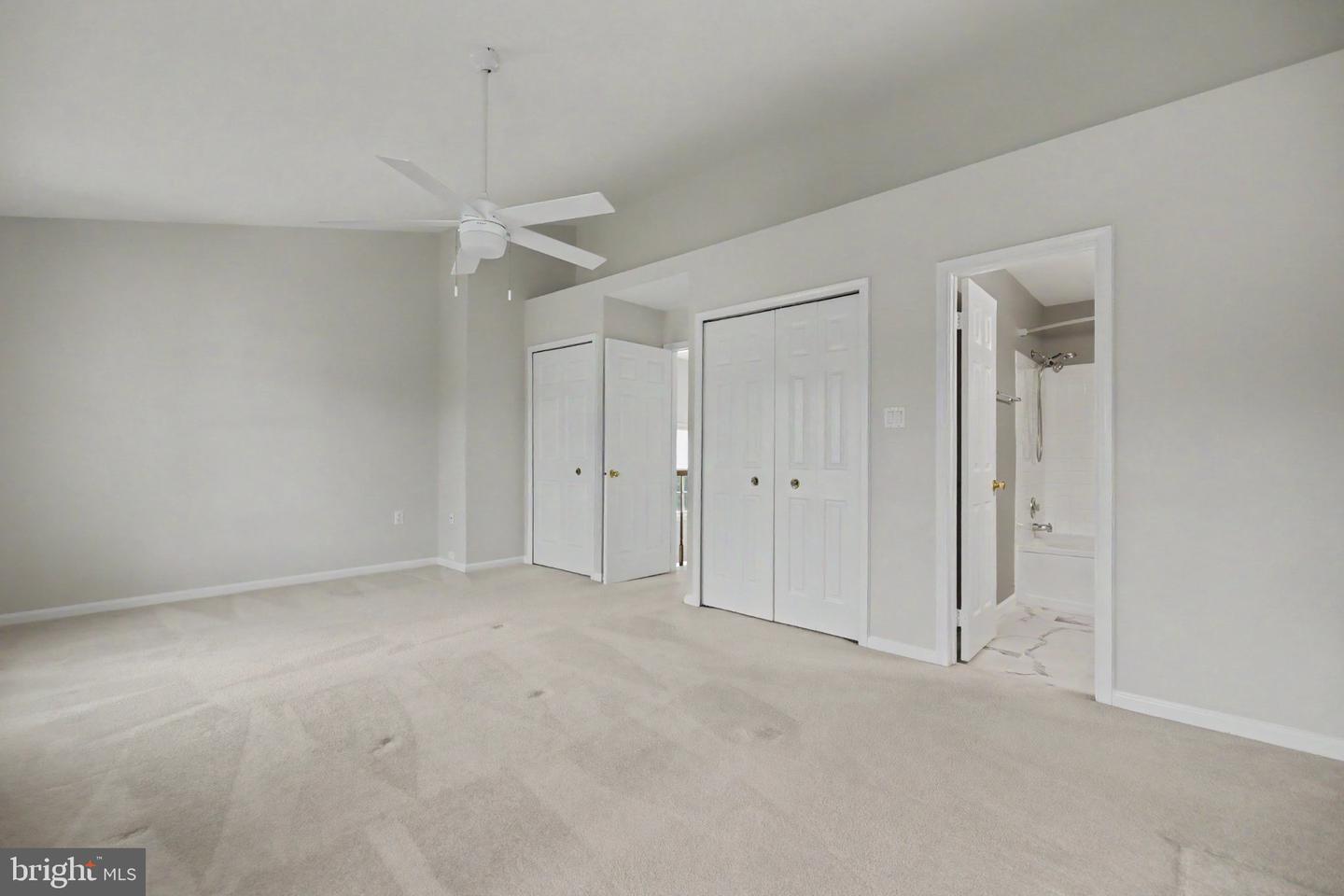 21130 Winding Brook Sq Property Photo 51