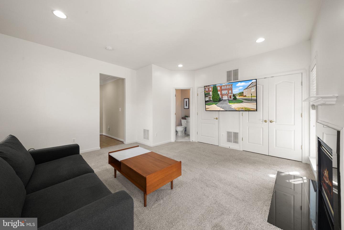 43143 Crosswind Ter Property Photo 11