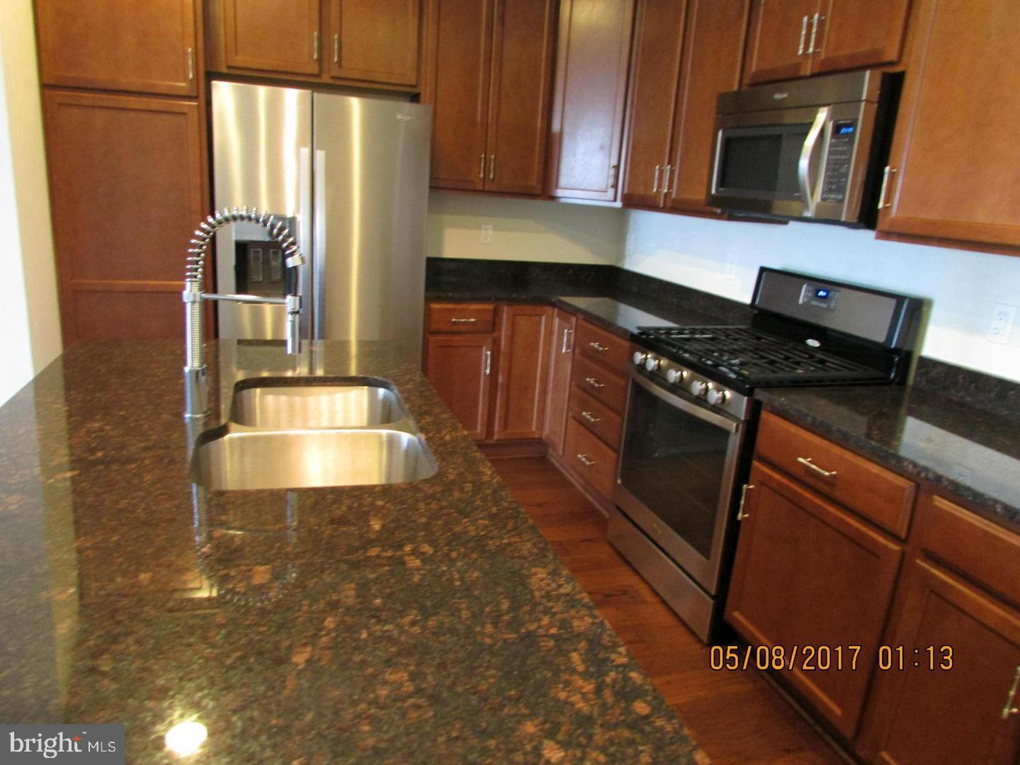 20606 Maitland Ter #14 H Property Photo 4