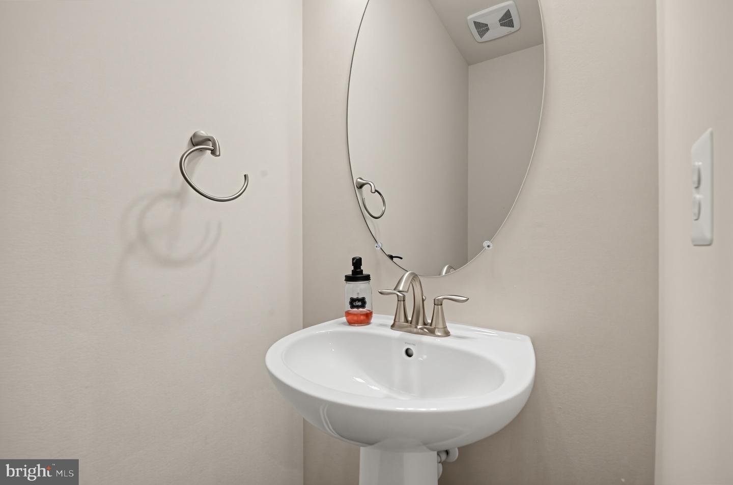 45222 Lettermore Sq Property Photo 8