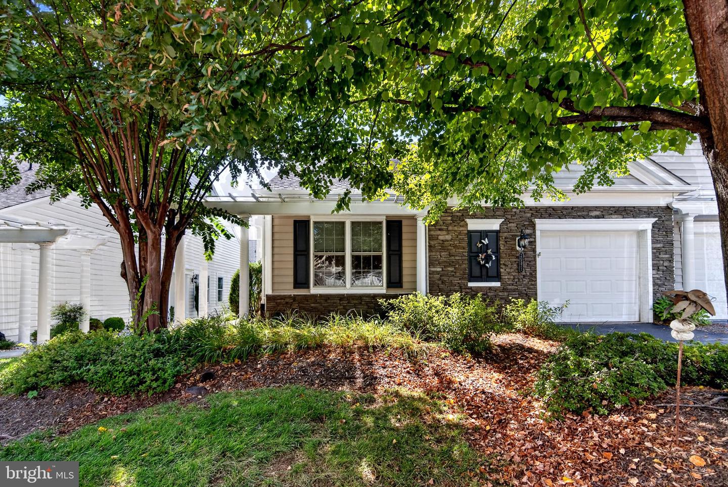 20577 Rosewood Manor Sq Property Photo 1