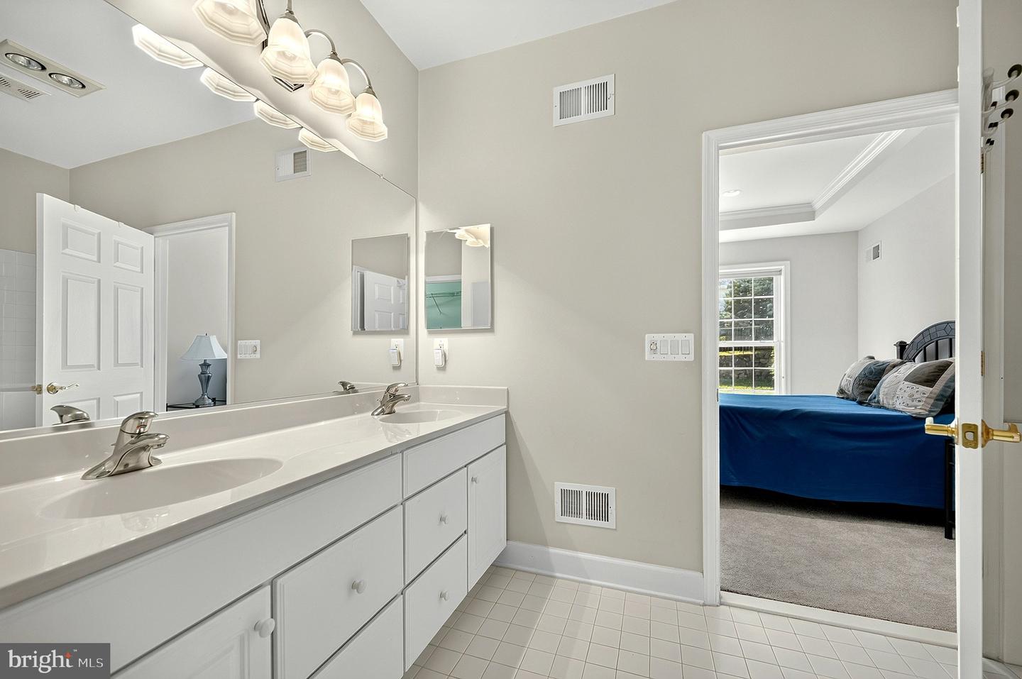 20577 Rosewood Manor Sq Property Photo 32