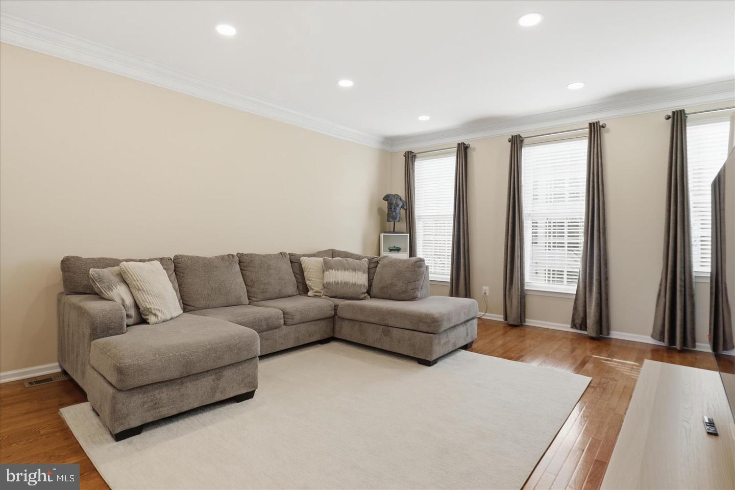 25114 Monteith Ter Property Photo 8