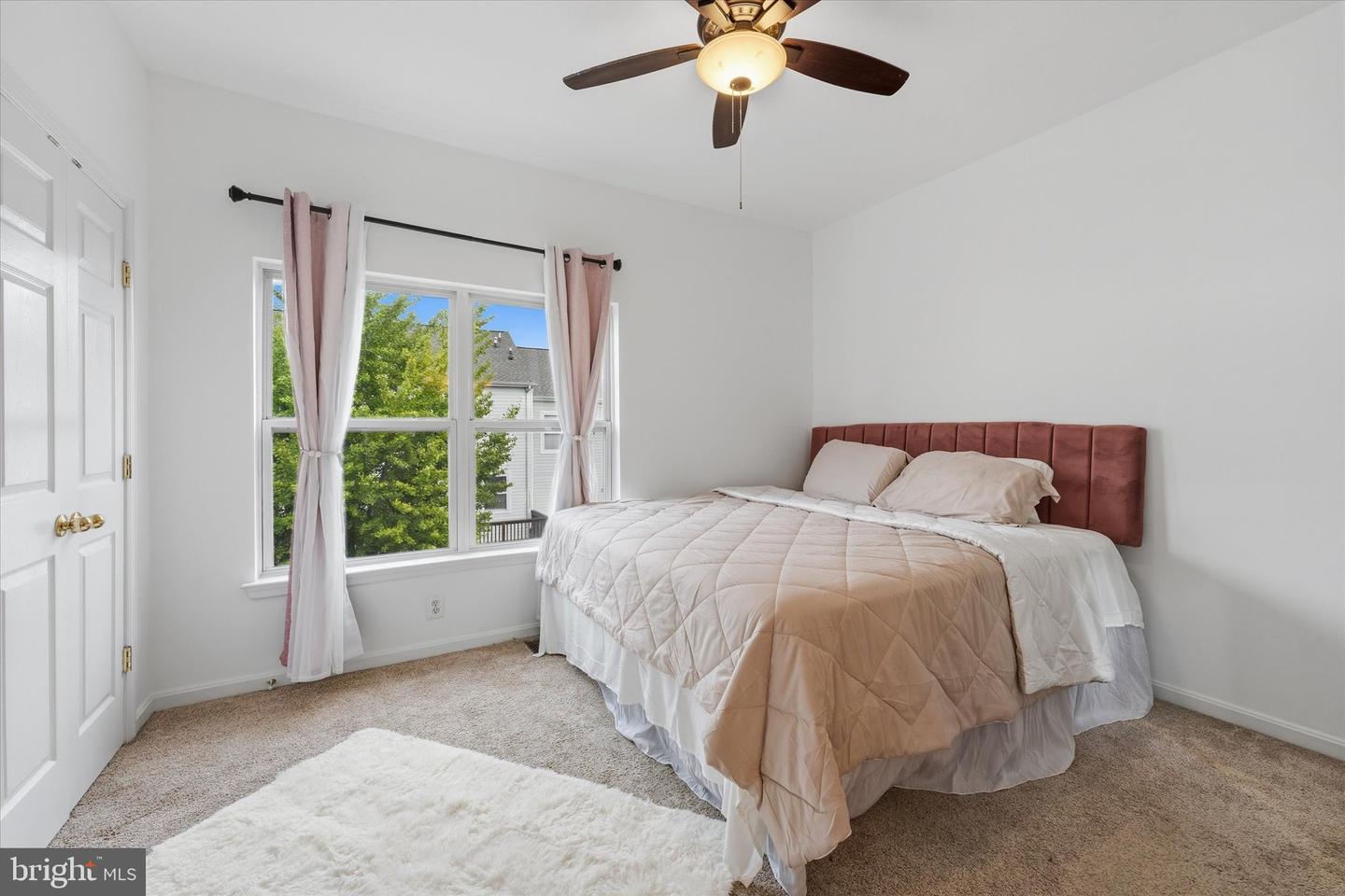 21845 Jarvis Sq Property Photo 16