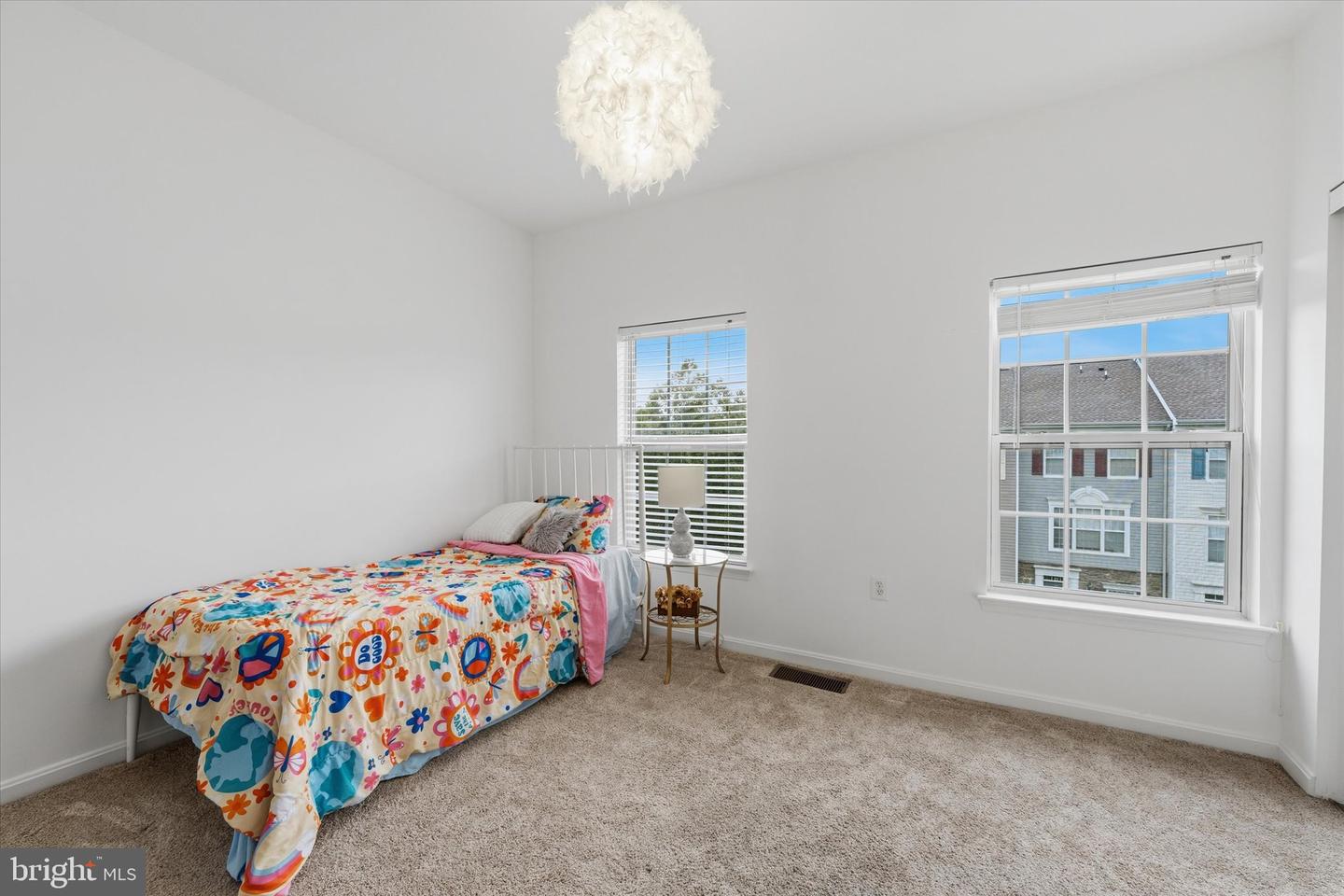 21845 Jarvis Sq Property Photo 19