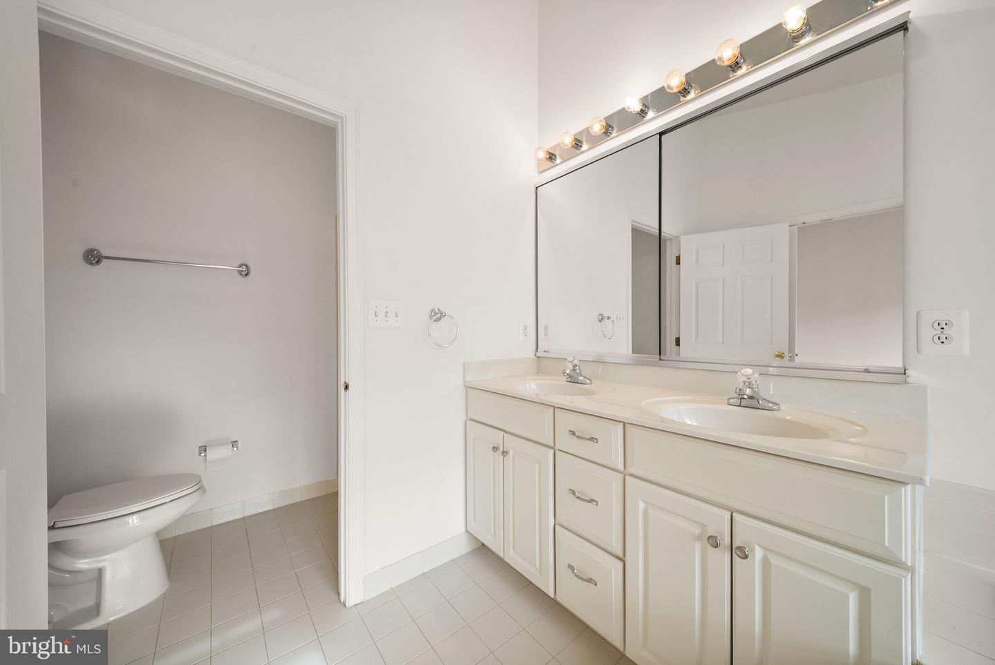25308 Whippoorwill Ter Property Photo 11