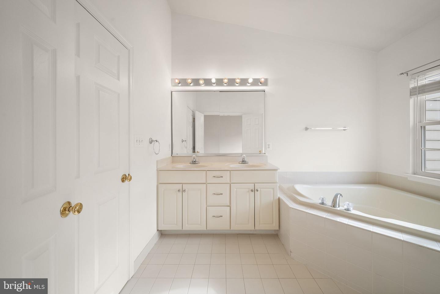 25308 Whippoorwill Ter Property Photo 12