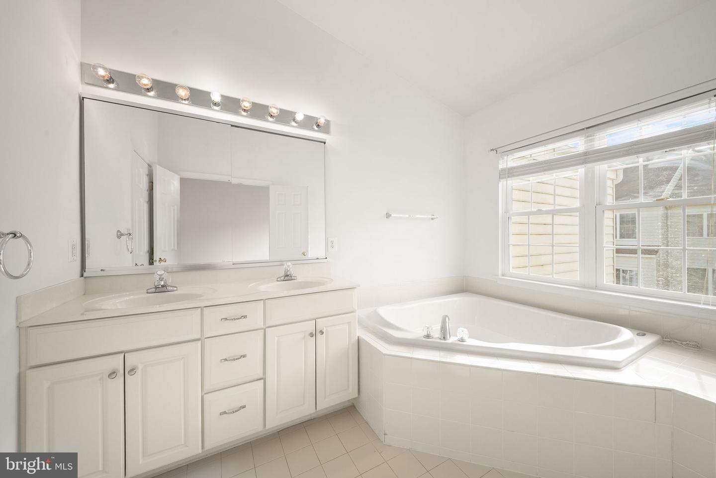 25308 Whippoorwill Ter Property Photo 13