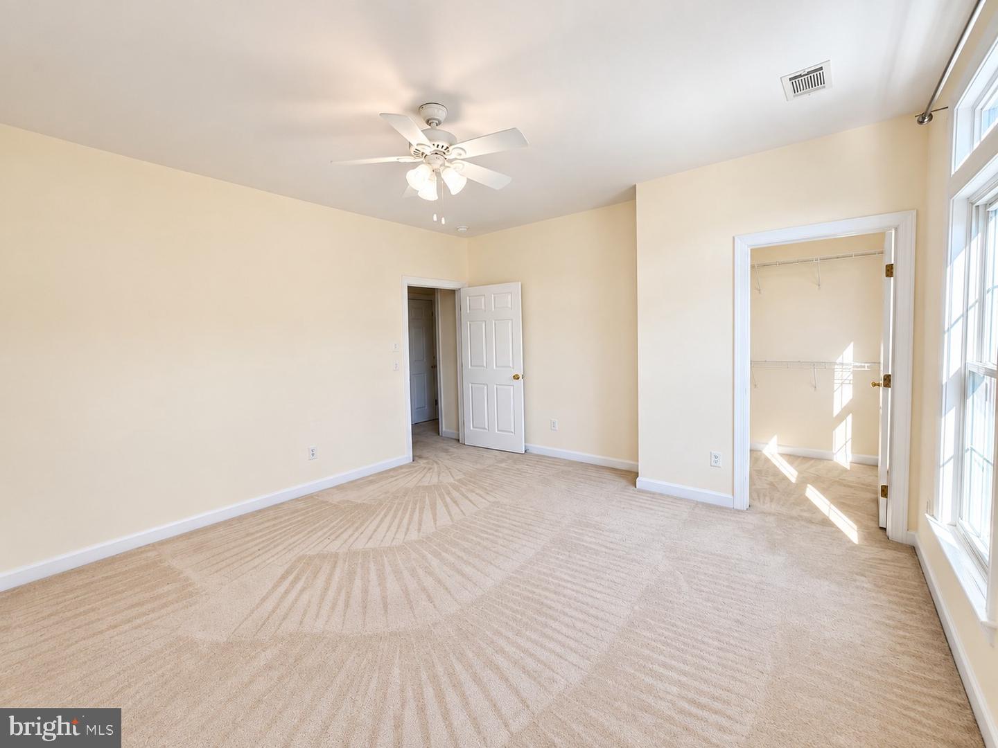 47636 Mid Surrey Sq Property Photo 20