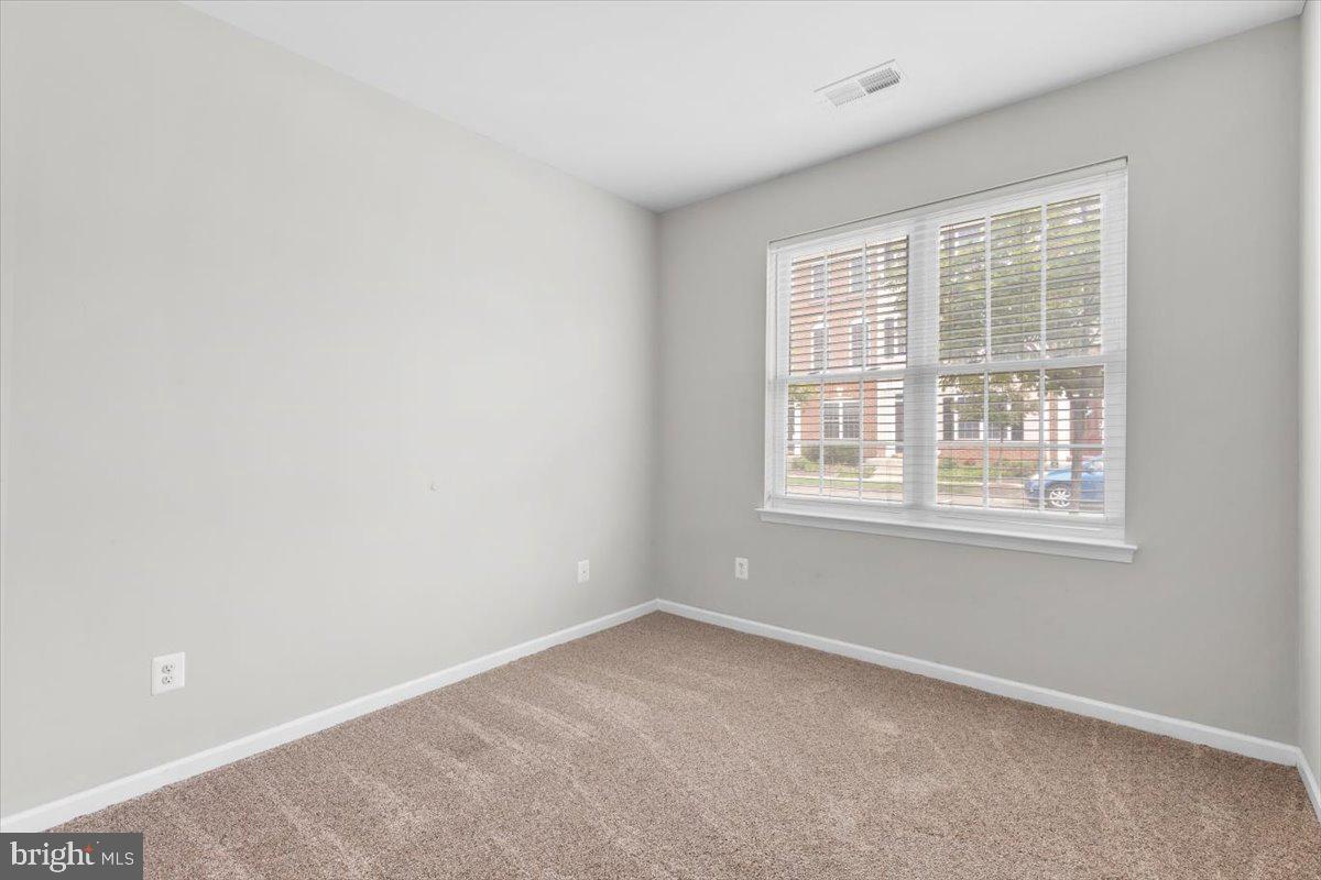 25119 Mcbryde Ter Property Photo 3