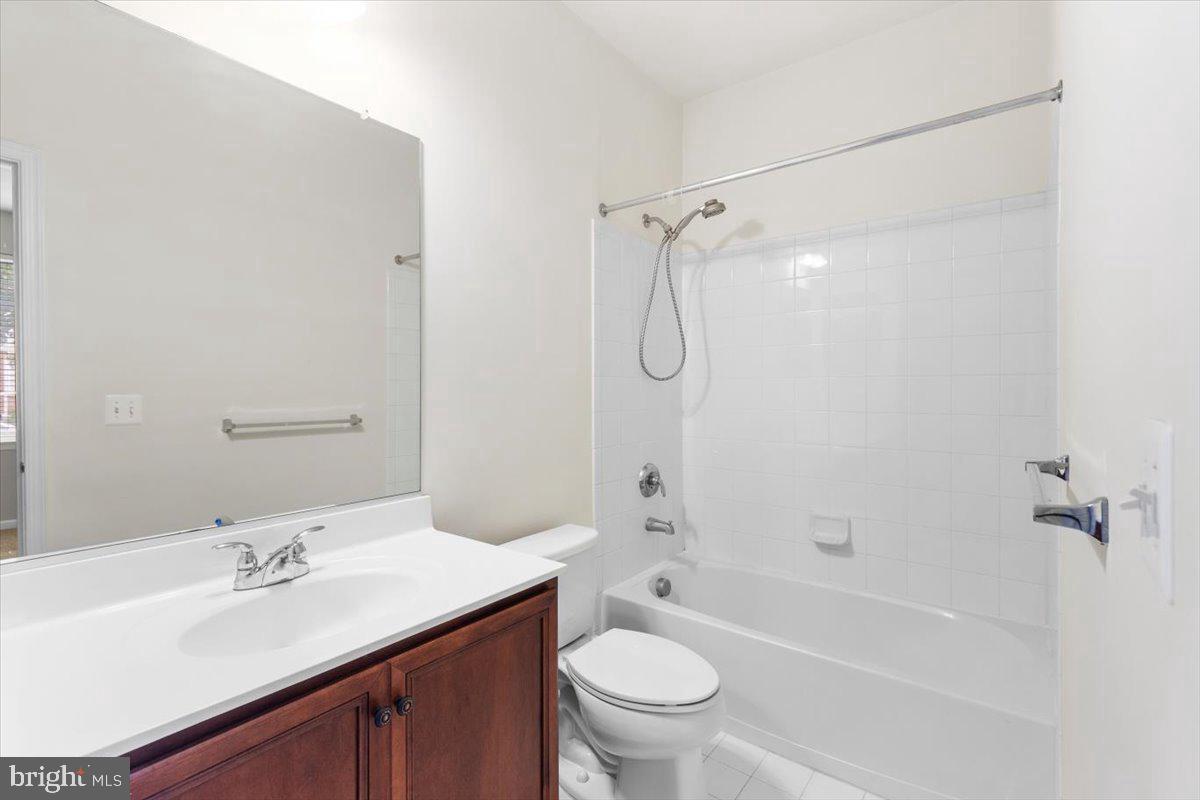 25119 Mcbryde Ter Property Photo 6