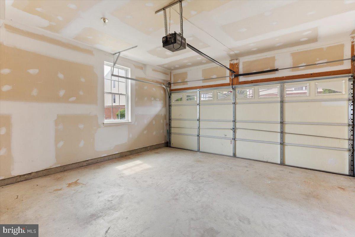25119 Mcbryde Ter Property Photo 8