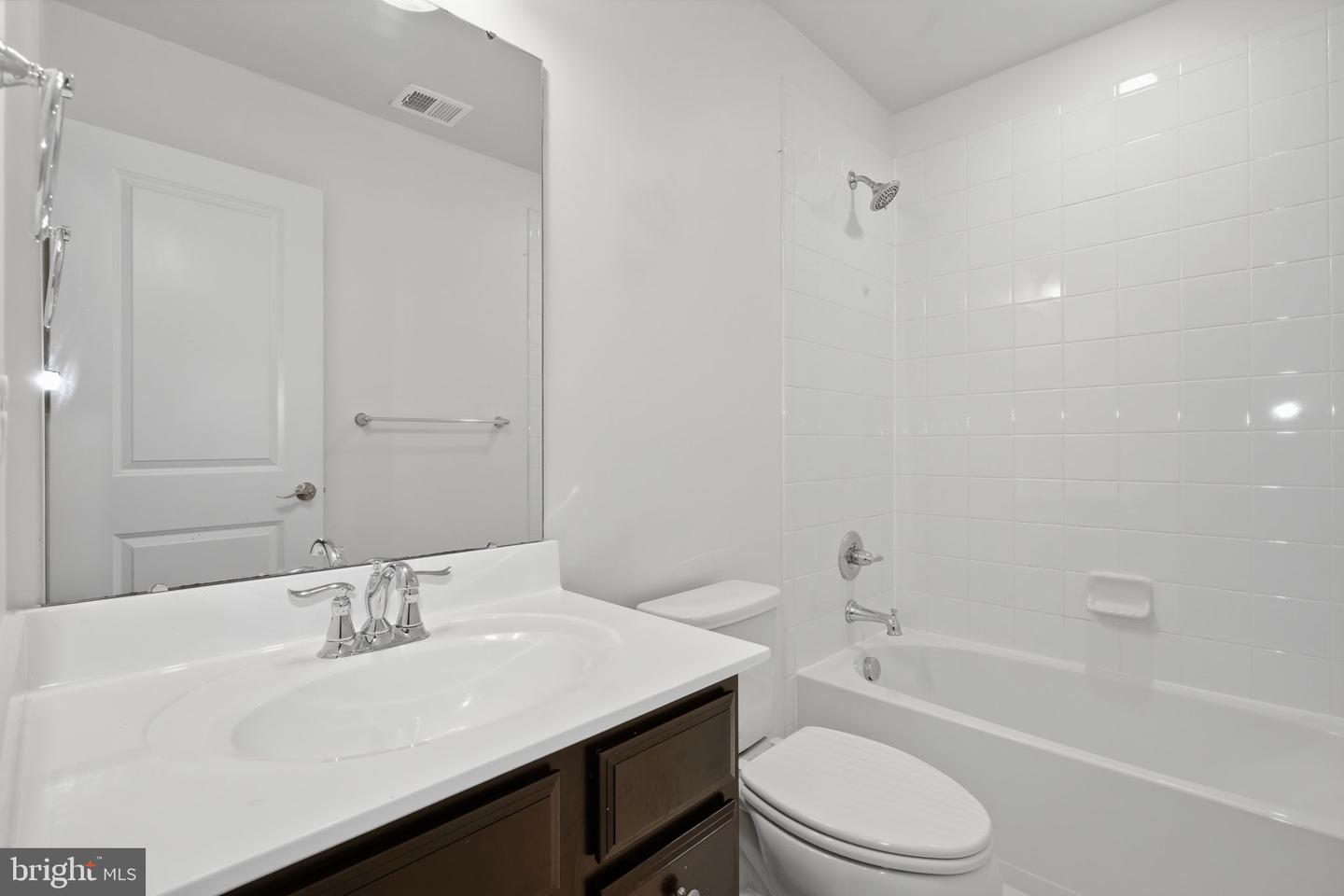 22322 Foundation Dr Property Photo 12