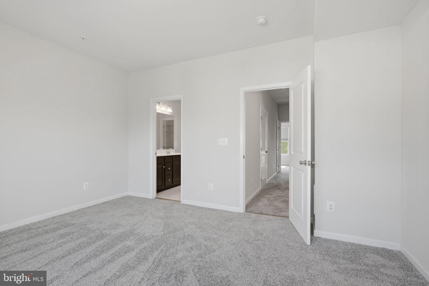 22322 Foundation Dr Property Photo 31