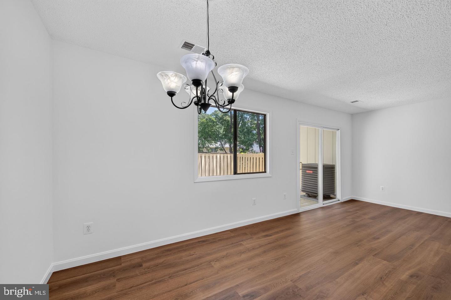 28 Wedgedale Dr Property Photo 4