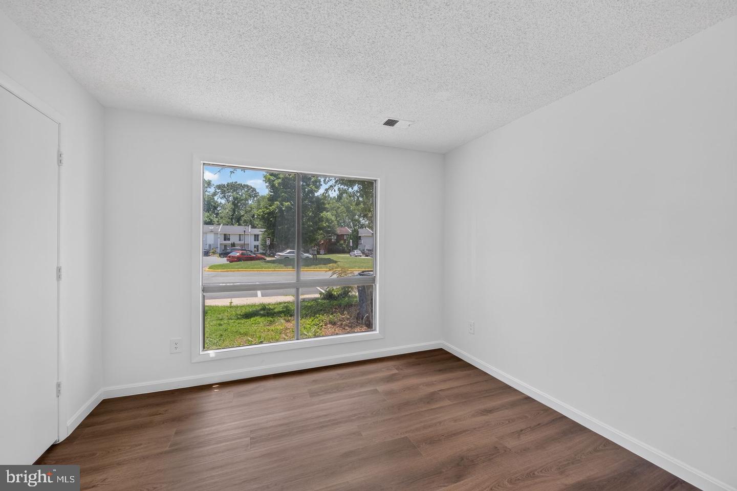 28 Wedgedale Dr Property Photo 6