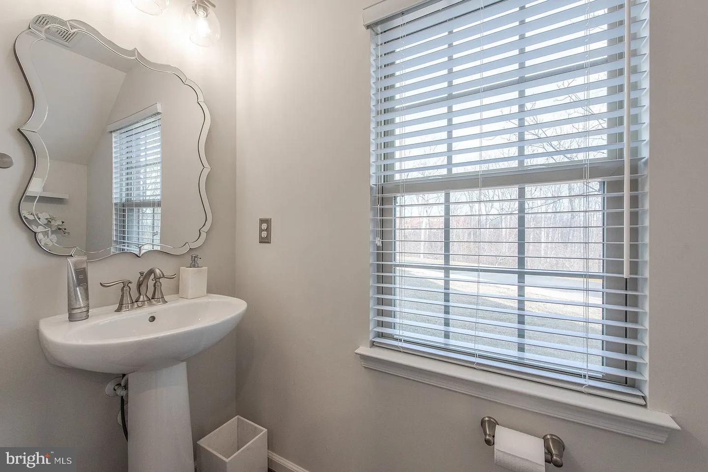 42213 Piebald Sq Property Photo 6
