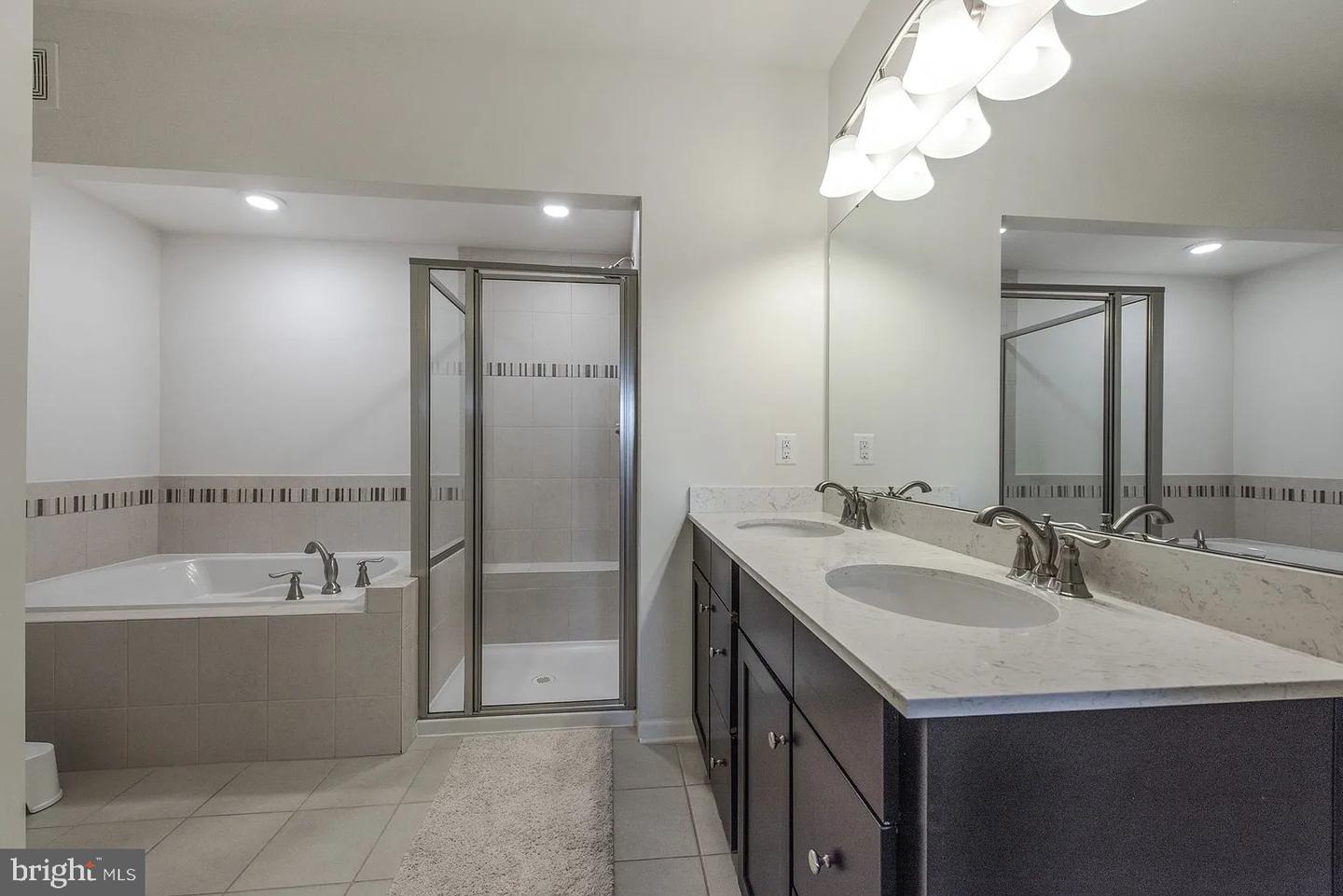 42213 Piebald Sq Property Photo 8