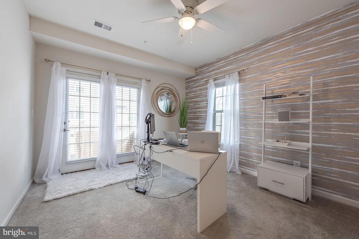42213 Piebald Sq Property Photo 11