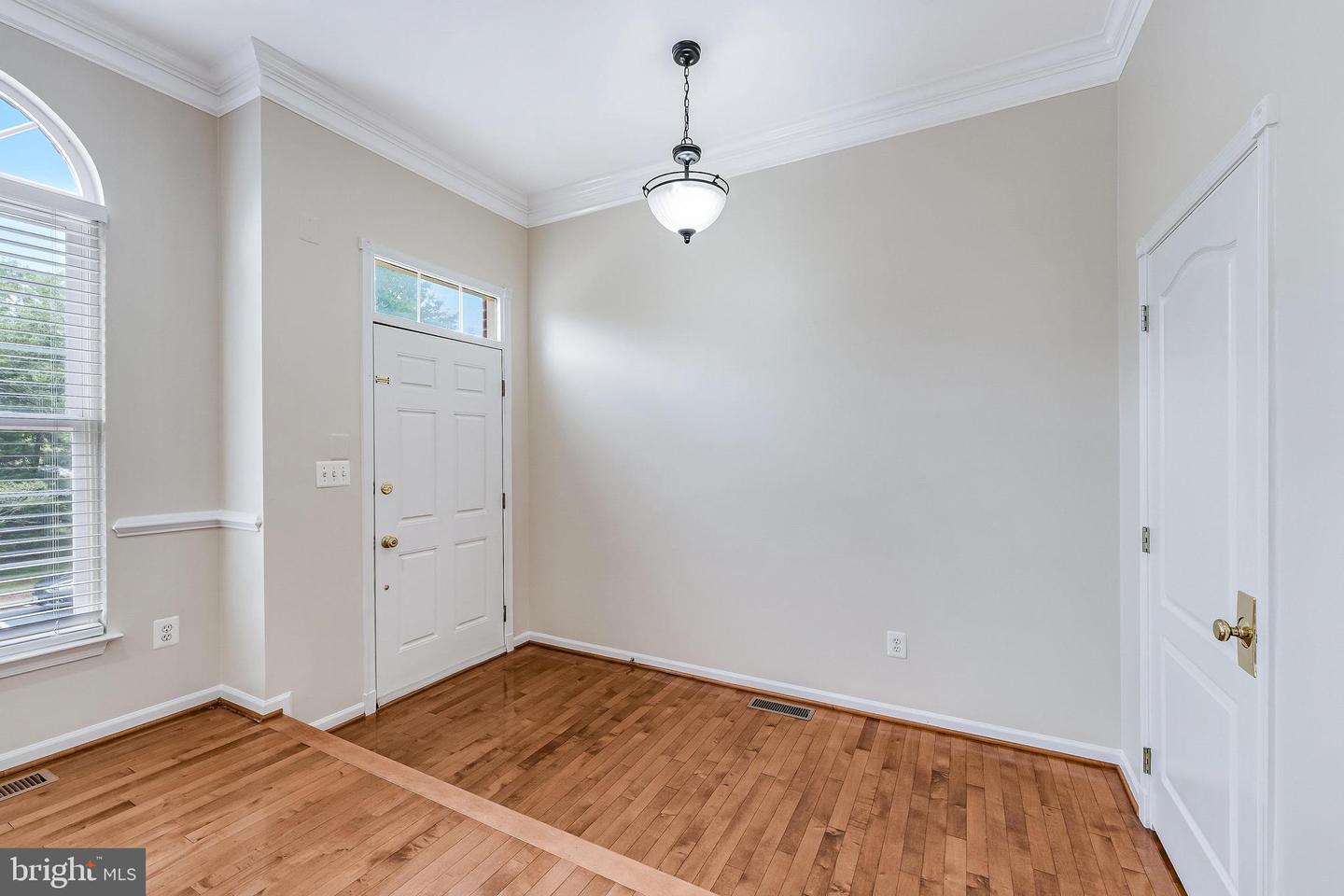 43619 Picketts Corner Ter Property Photo 3