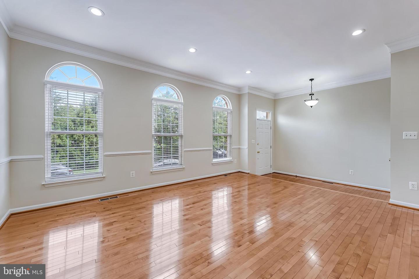 43619 Picketts Corner Ter Property Photo 6