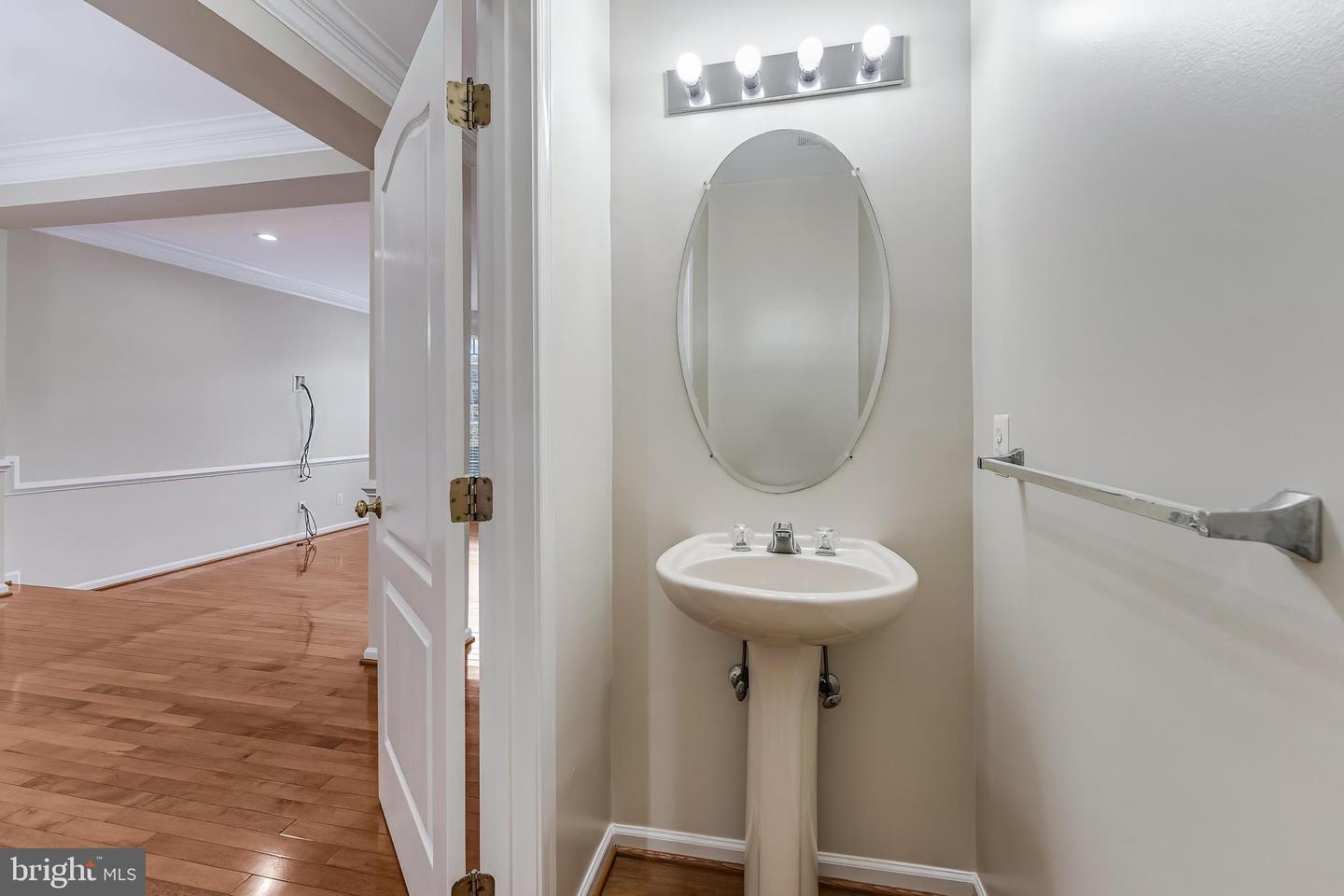 43619 Picketts Corner Ter Property Photo 10