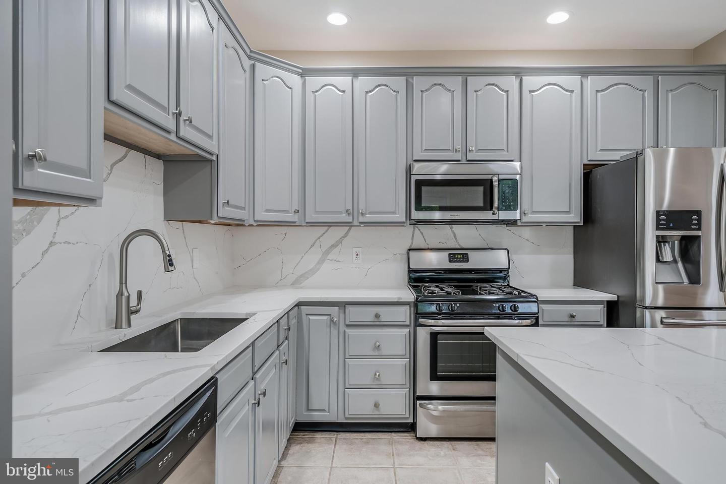 43619 Picketts Corner Ter Property Photo 17