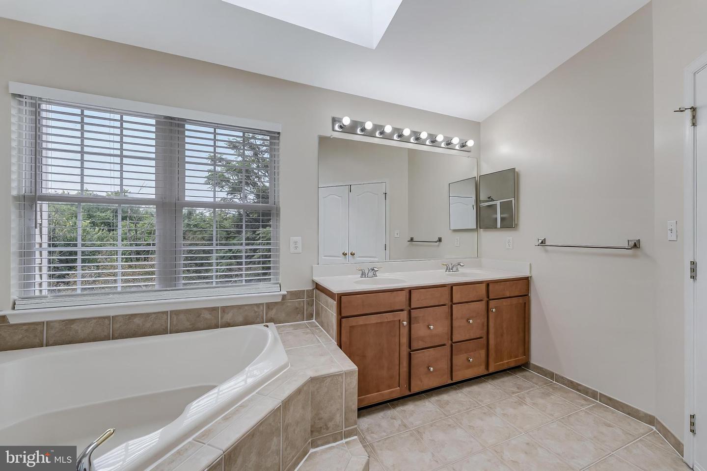 43619 Picketts Corner Ter Property Photo 32