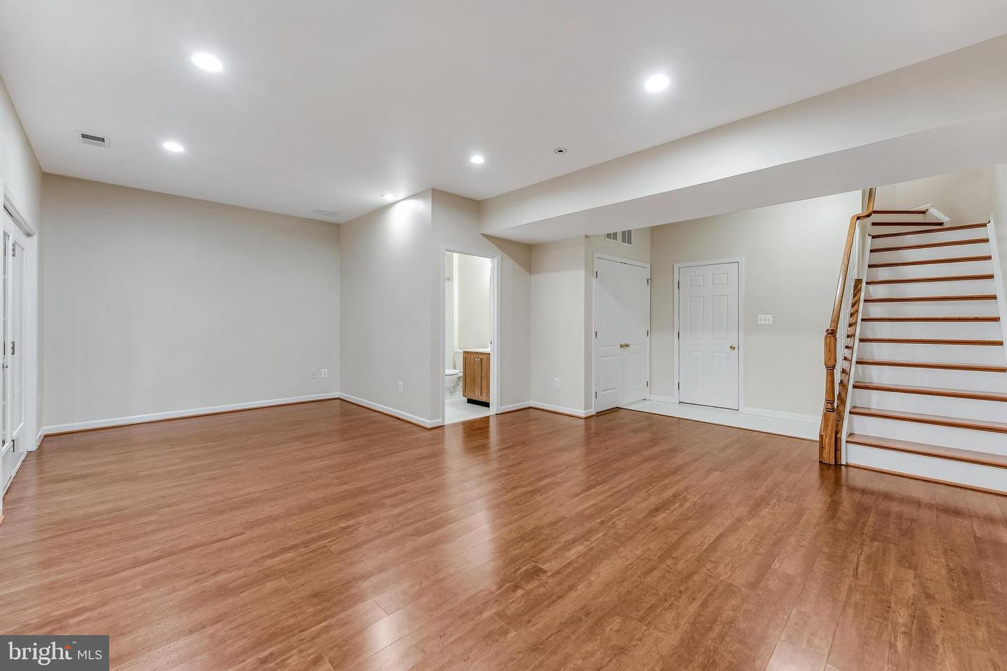 43619 Picketts Corner Ter Property Photo 46