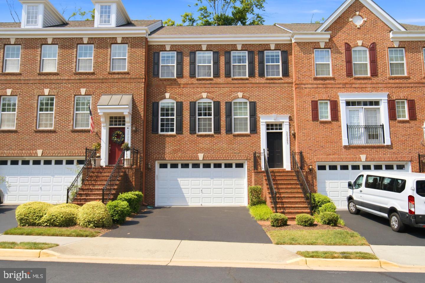 20283 Center Brook Sq Property Photo 1