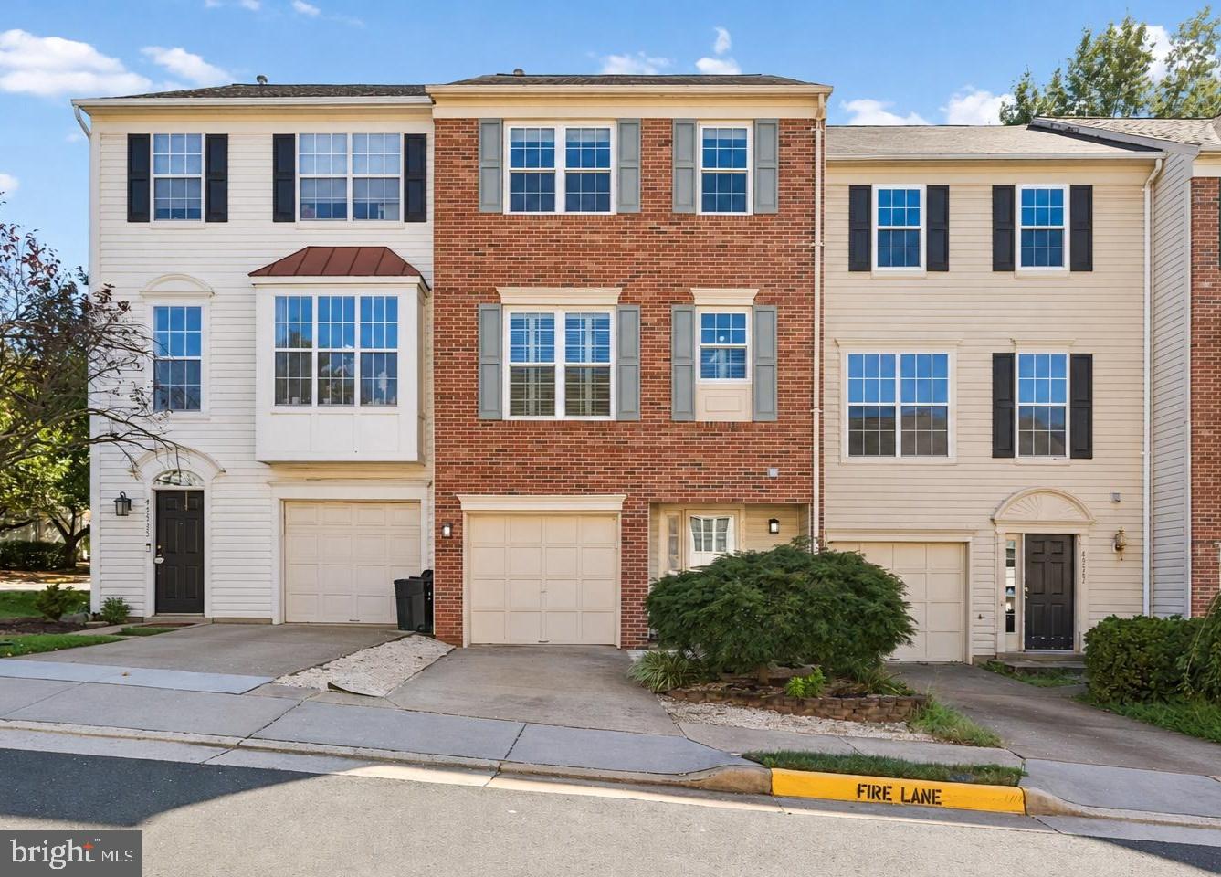45553 READING TER Property Photo 1