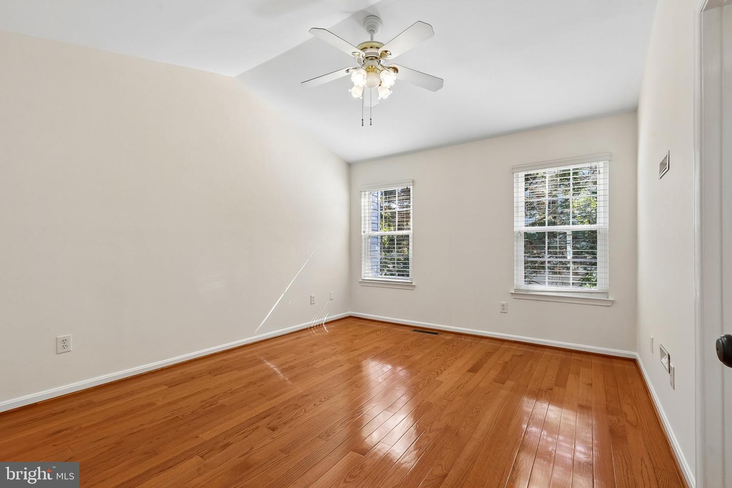 45553 Reading Ter Property Photo 16