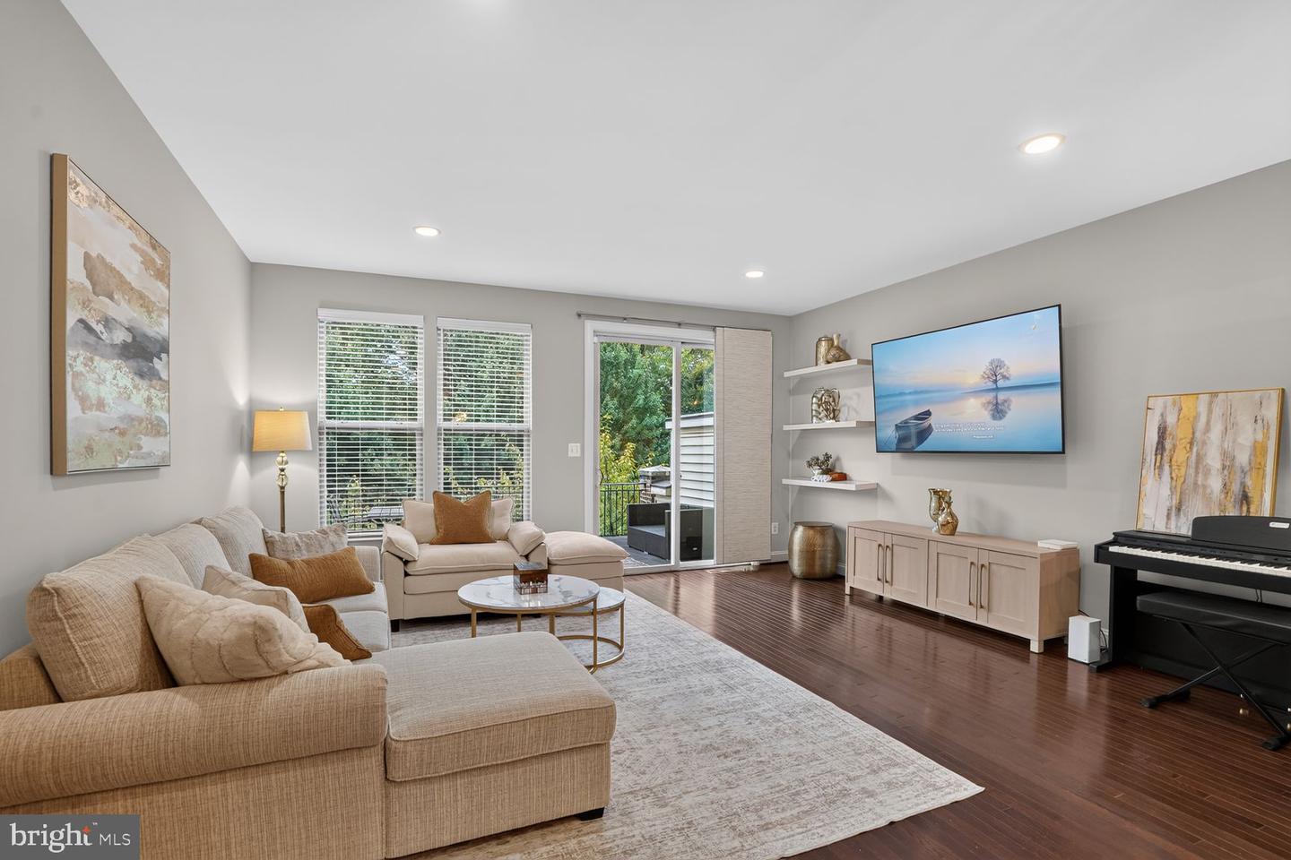 42290 Peregrine Ter Property Photo 12